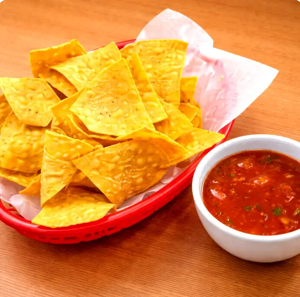Totopos y salsa